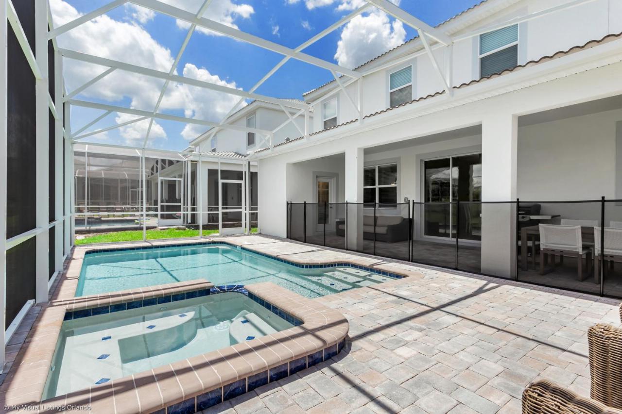 Contemporary Home W Private Pool& Spa Davenport Exteriör bild